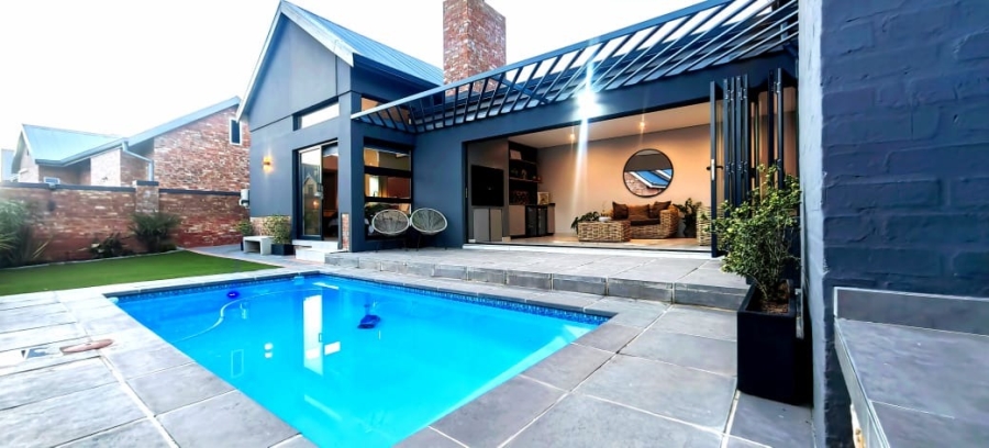 4 Bedroom Property for Sale in De Land Estate North West